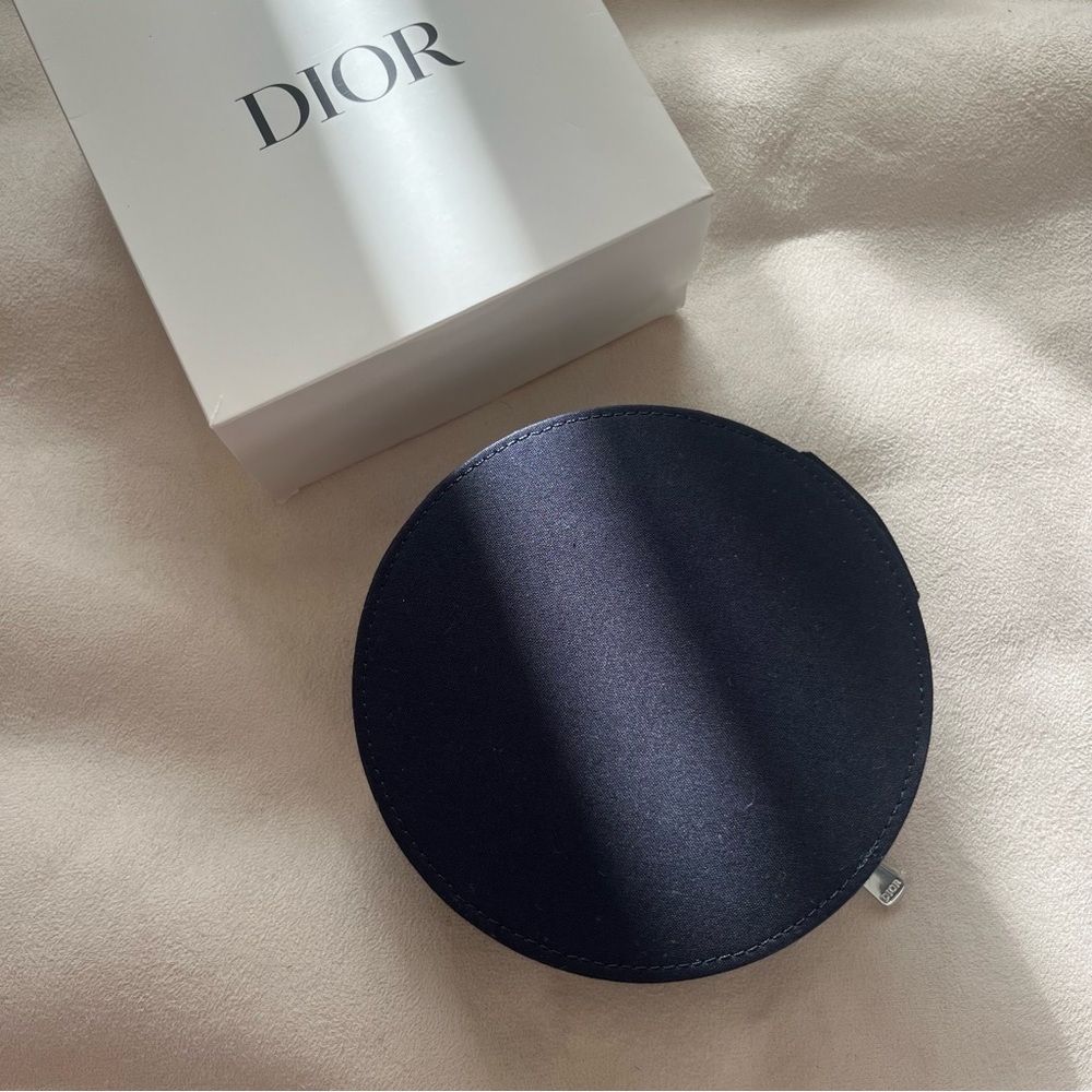 Dior Beaute Vanity Mirror Round Case - Picture 8 of 8